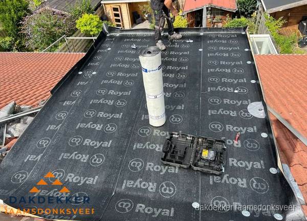 Dakrenovatie met Royal onderdak op plat dak in Raamsdonksveer Dakrenovatie met Royal onderdak op plat dak in Raamsdonksveer