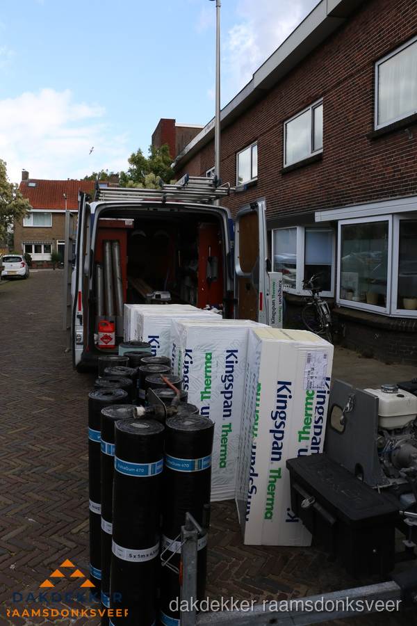 Levering van Kingspan isolatieplaten en bitumenrollen voor dakproject in Raamsdonksveer Levering van Kingspan isolatieplaten en bitumenrollen voor dakproject in Raamsdonksveer