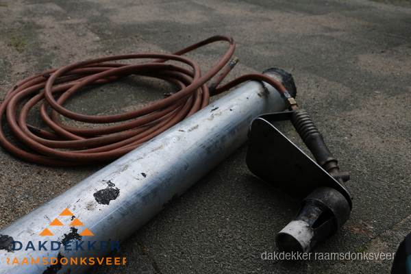 Dakdekker gasbrander en gereedschap voor spoedklus in Raamsdonksveer Dakdekker gasbrander en gereedschap voor spoedklus in Raamsdonksveer