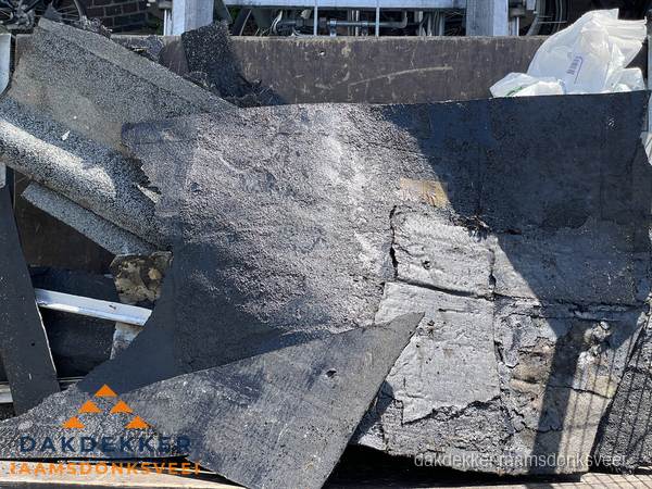Kosten dakrenovatie: afvoer oud dakmateriaal in Raamsdonksveer Kosten dakrenovatie: afvoer oud dakmateriaal in Raamsdonksveer